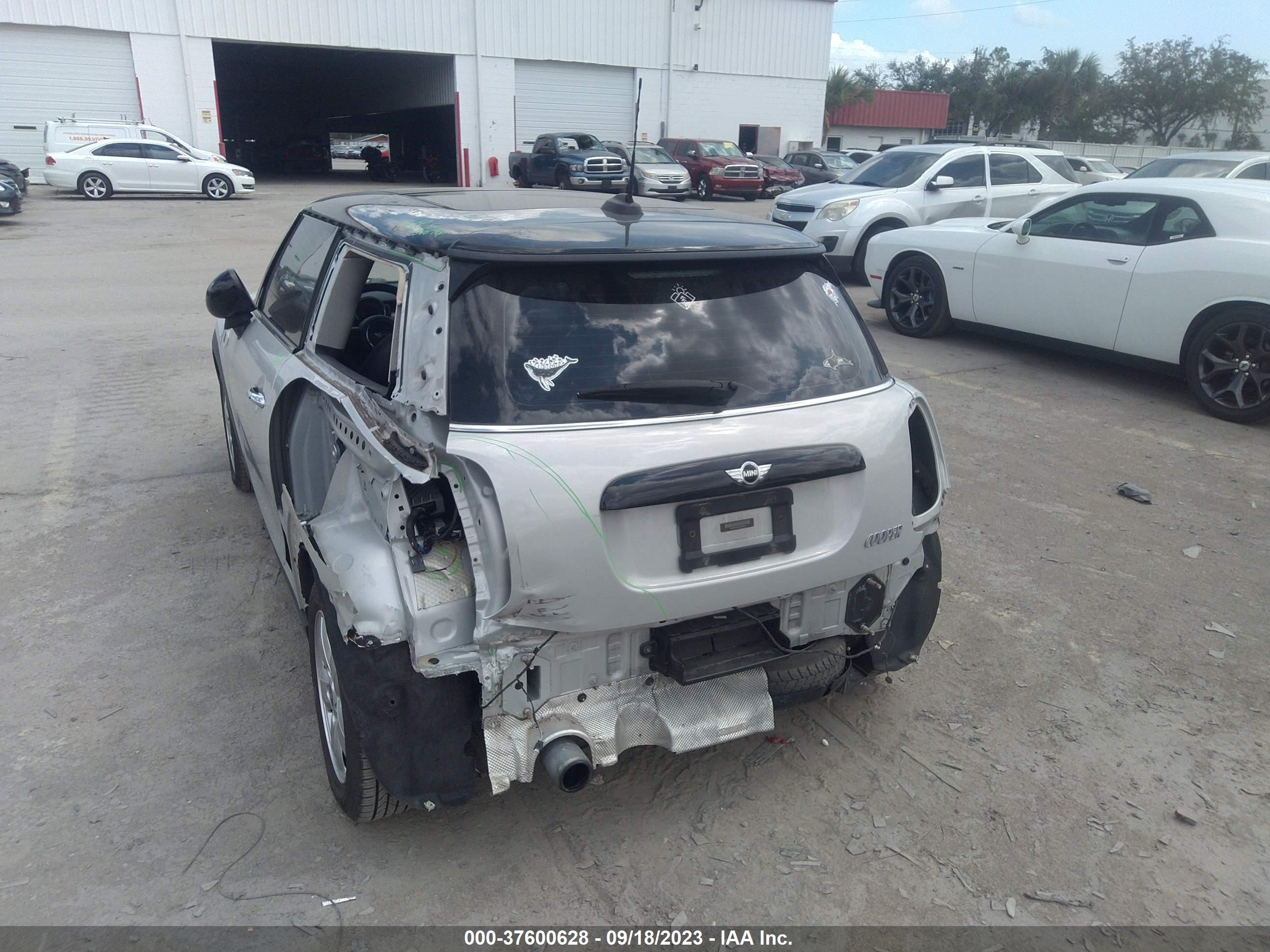 Photo 5 VIN: WMWXP5C55H3C63965 - MINI HARD TOP 