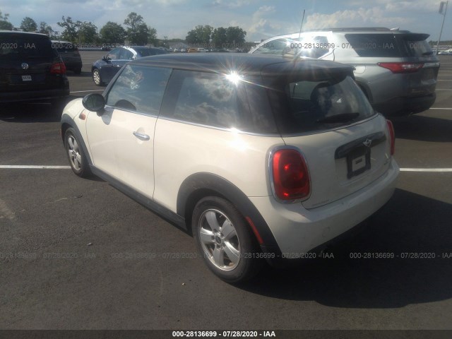 Photo 2 VIN: WMWXP5C56G2D15317 - MINI COOPER HARDTOP 