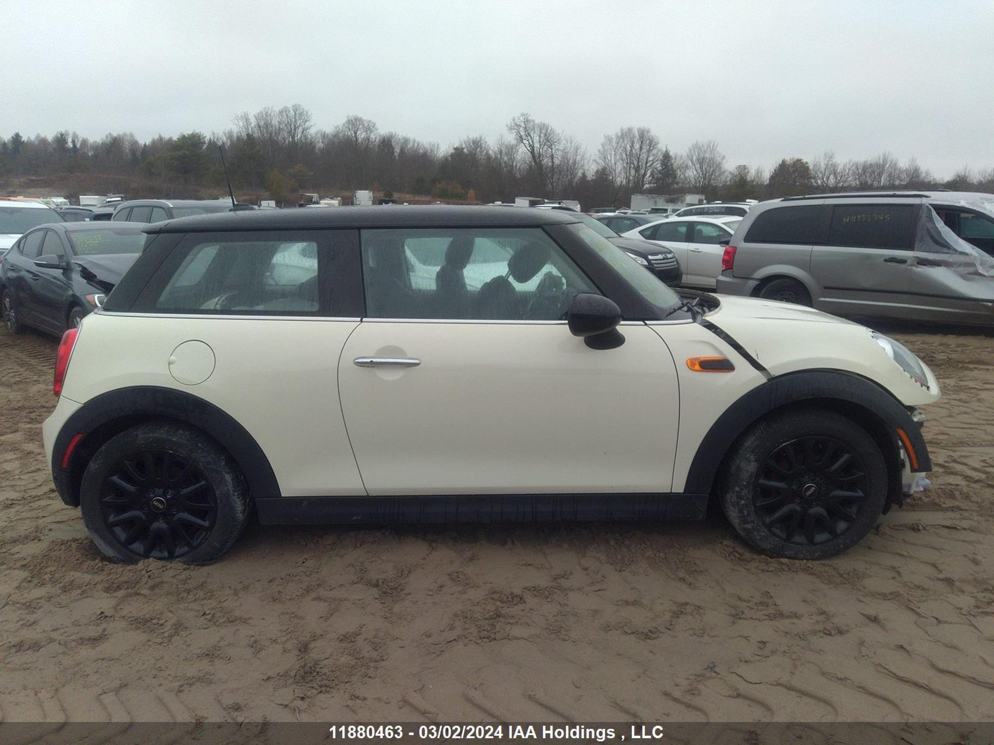 Photo 13 VIN: WMWXP5C56J2G64176 - MINI COOPER 