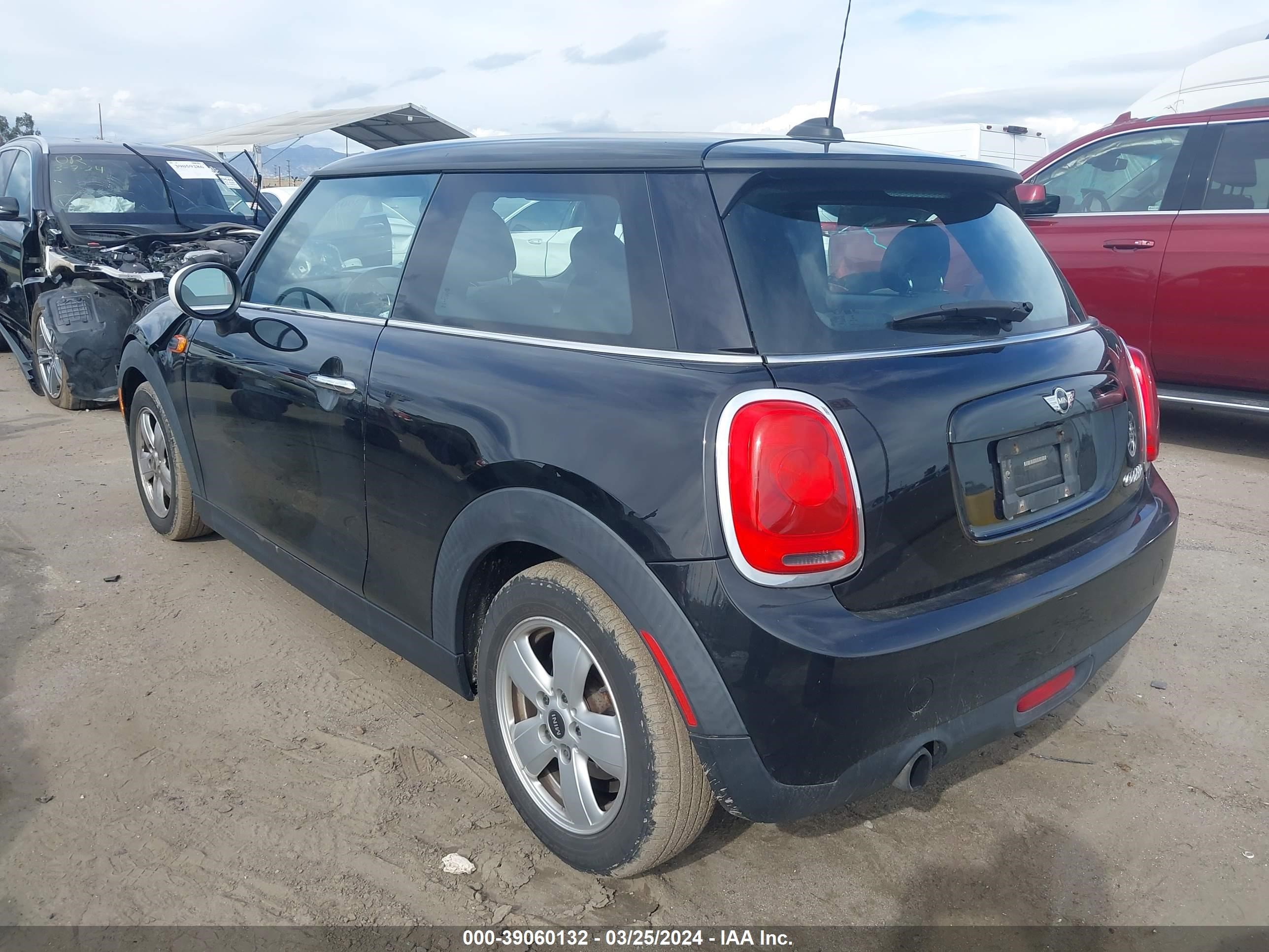 Photo 2 VIN: WMWXP5C59G2D14050 - MINI HARD TOP 