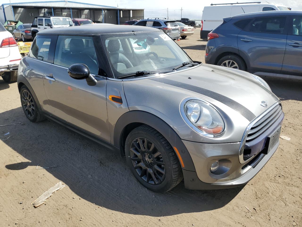 Photo 3 VIN: WMWXP5C59J2D71856 - MINI COOPER 