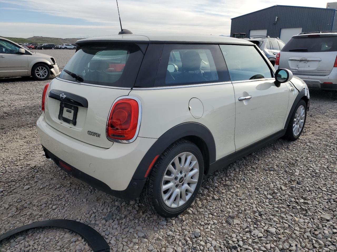 Photo 2 VIN: WMWXP5C5XG2D14266 - MINI COOPER 