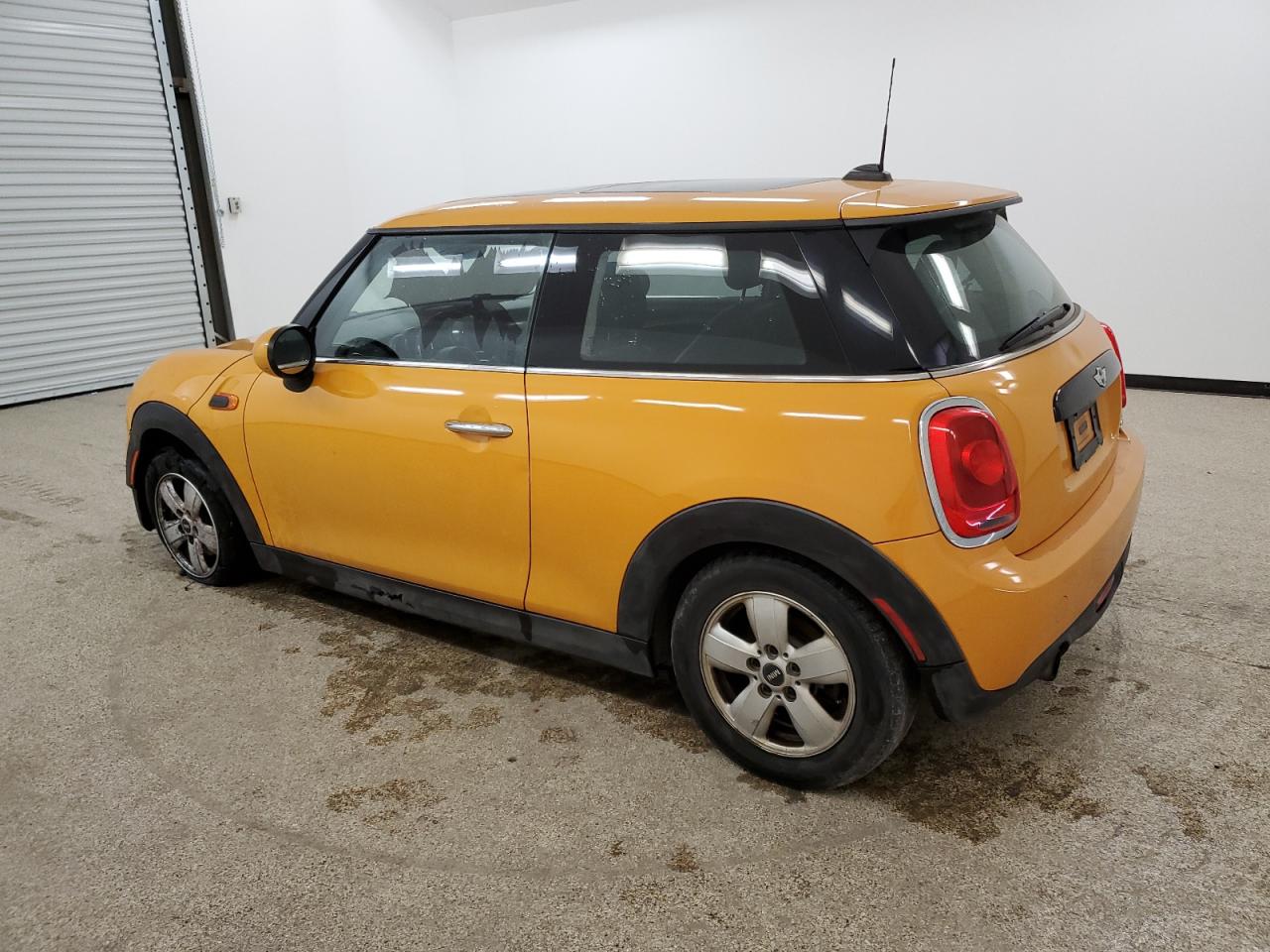 Photo 1 VIN: WMWXP5C5XG3B14918 - MINI COOPER 