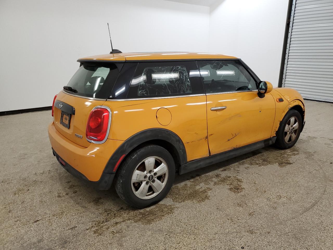 Photo 2 VIN: WMWXP5C5XG3B14918 - MINI COOPER 