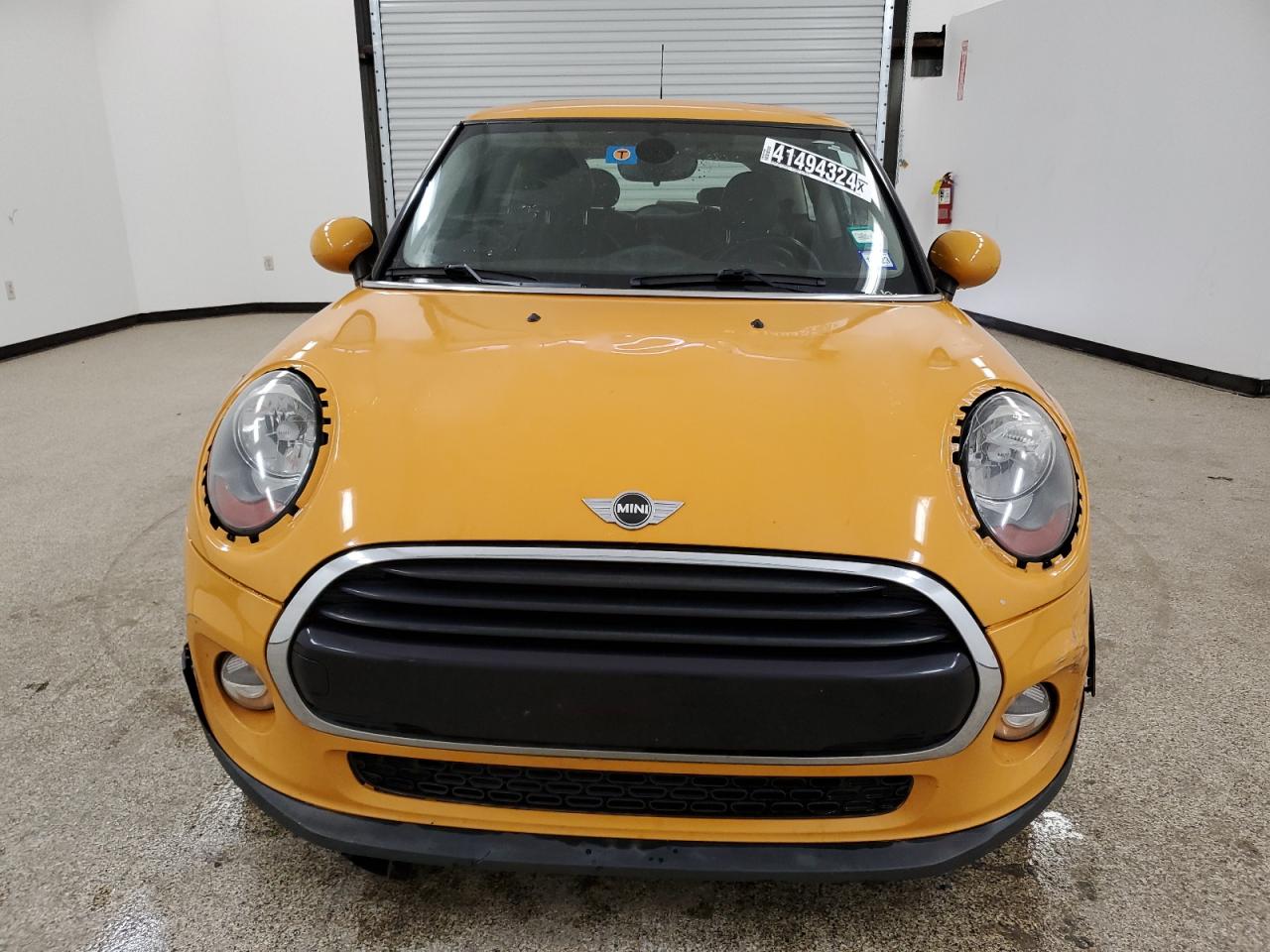 Photo 4 VIN: WMWXP5C5XG3B14918 - MINI COOPER 