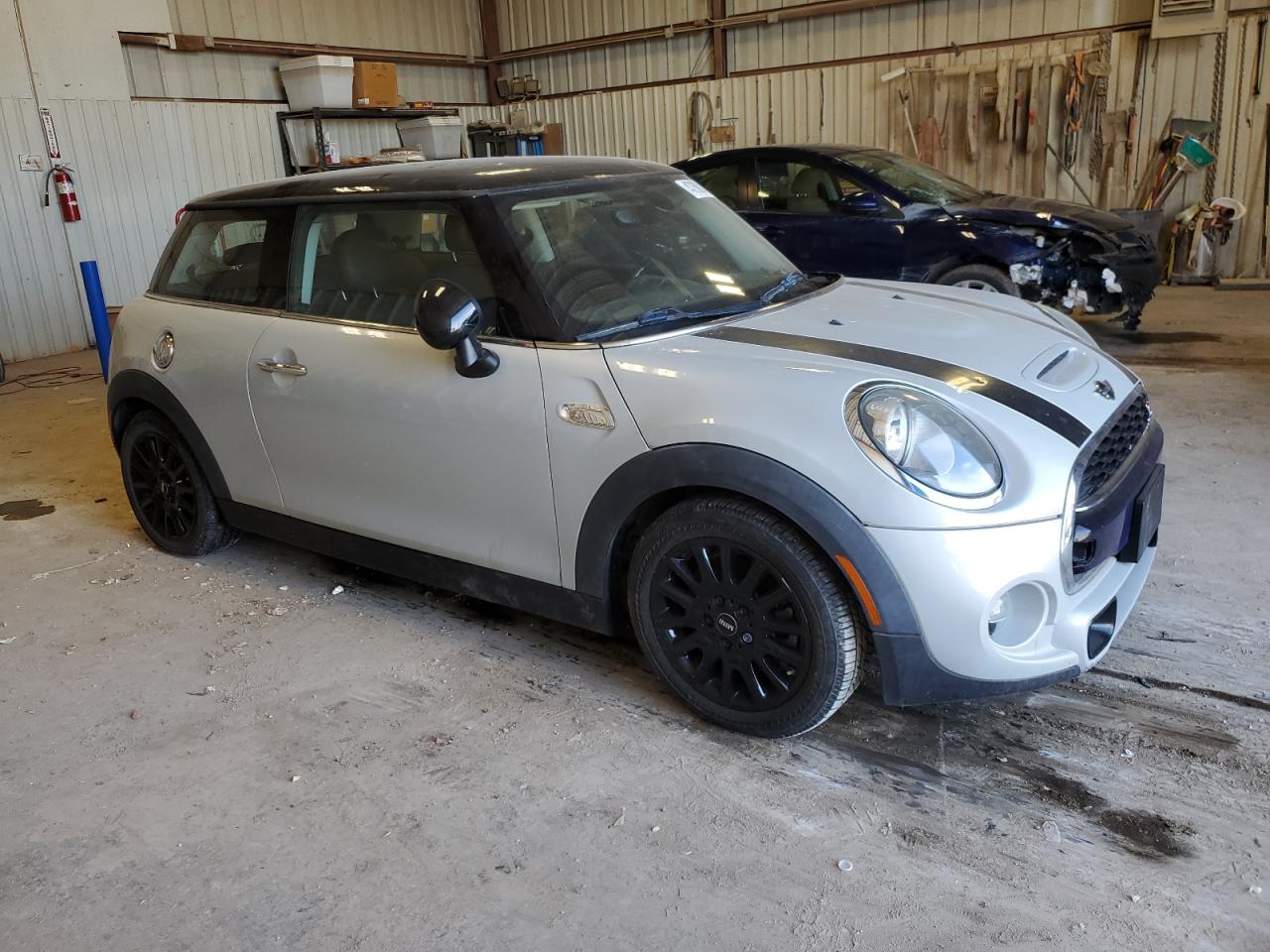 Photo 3 VIN: WMWXP7C51F2A60781 - MINI COOPER 