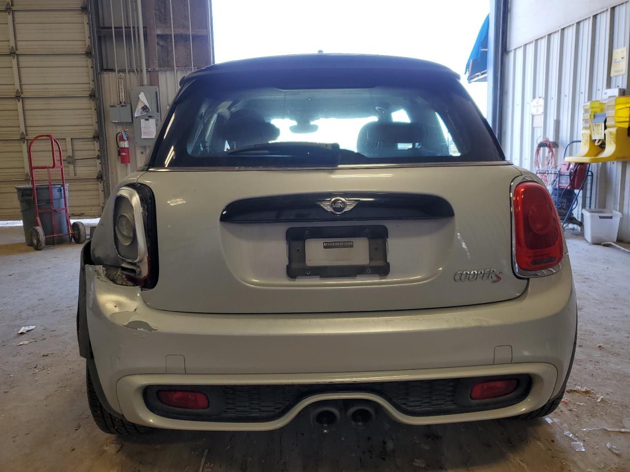 Photo 5 VIN: WMWXP7C51F2A60781 - MINI COOPER 