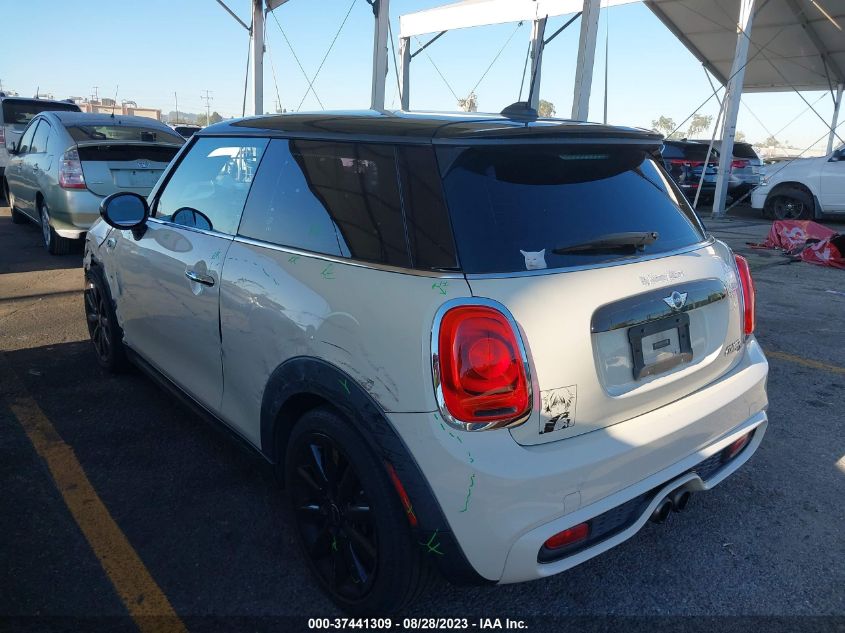 Photo 2 VIN: WMWXP7C51G3B33207 - MINI COOPER 