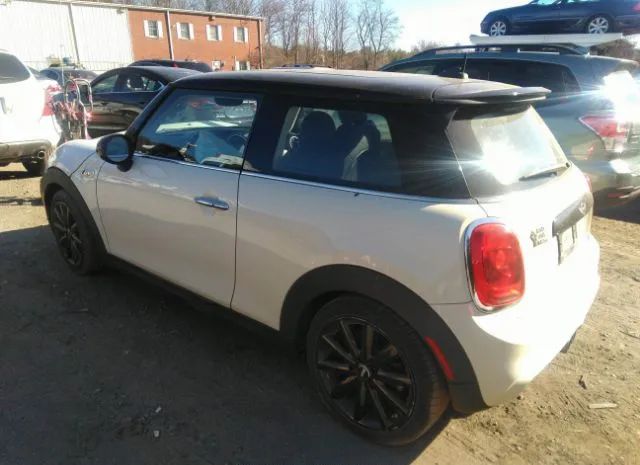 Photo 2 VIN: WMWXP7C53J2A49323 - MINI COOPER 