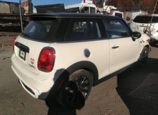 Photo 3 VIN: WMWXP7C53J2A49323 - MINI COOPER 