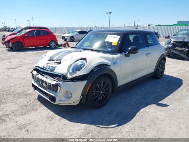 Photo 1 VIN: WMWXP7C54F2A39584 - MINI HARDTOP 