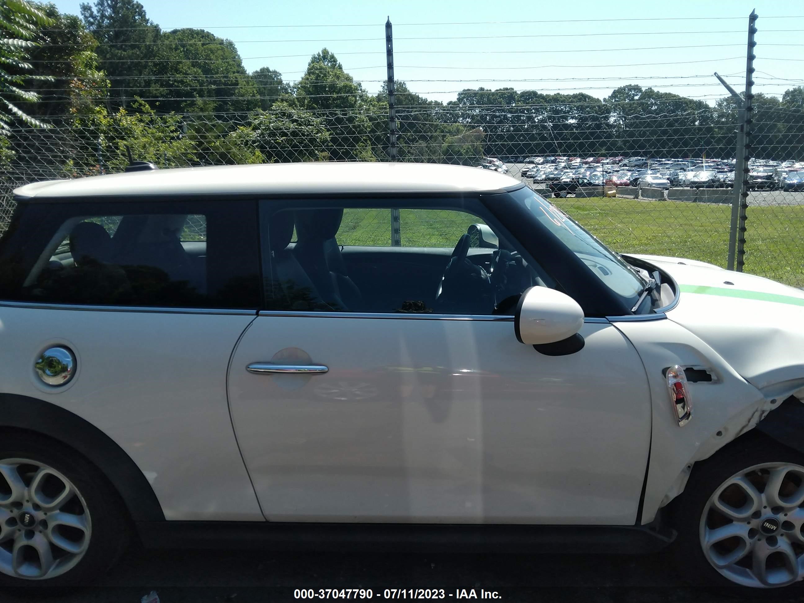 Photo 12 VIN: WMWXP7C54G2A43300 - MINI HARD TOP 