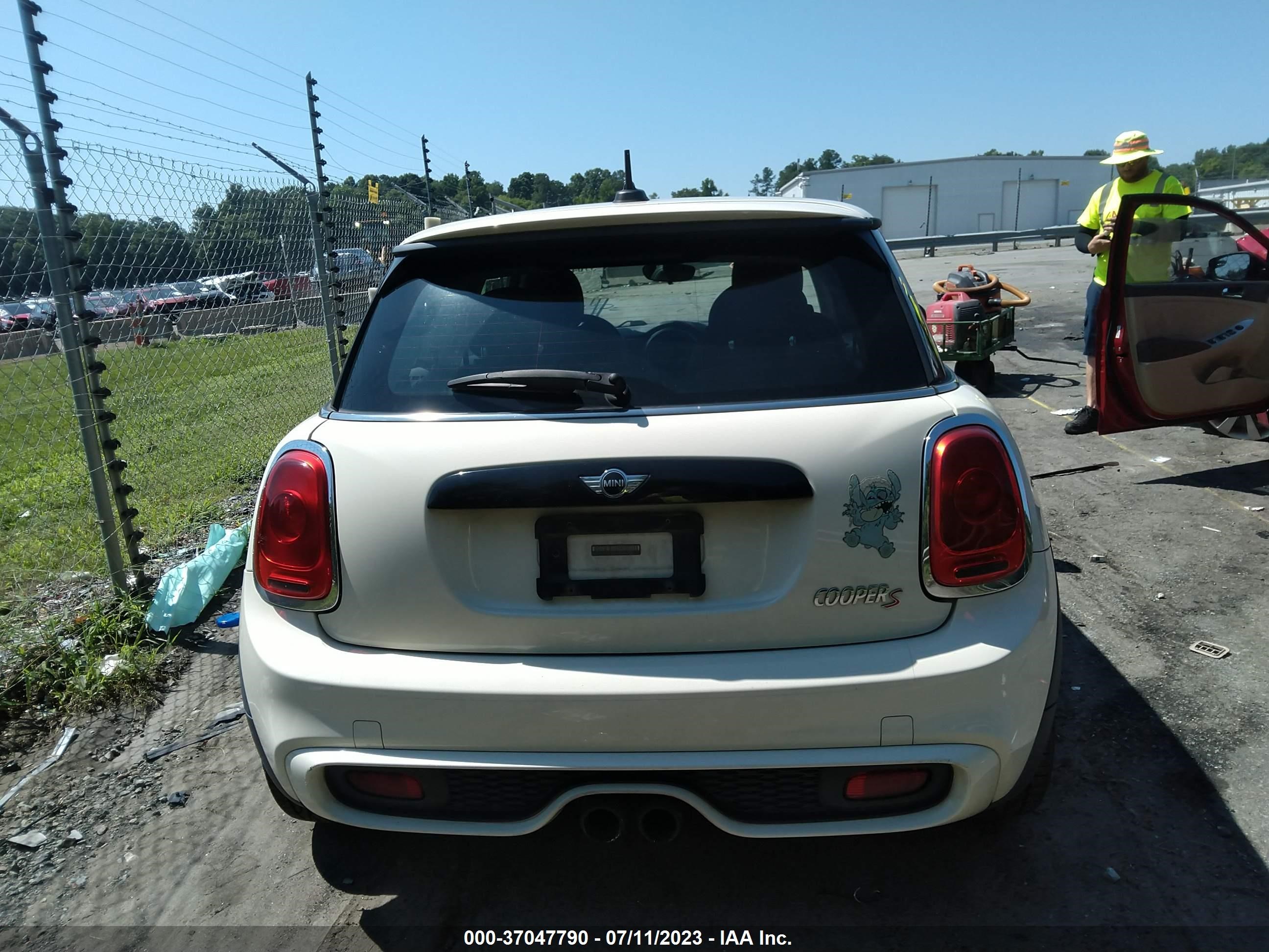 Photo 15 VIN: WMWXP7C54G2A43300 - MINI HARD TOP 