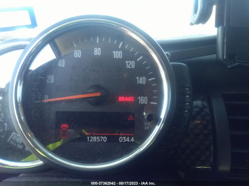 Photo 6 VIN: WMWXP7C55F2A60685 - MINI COOPER 