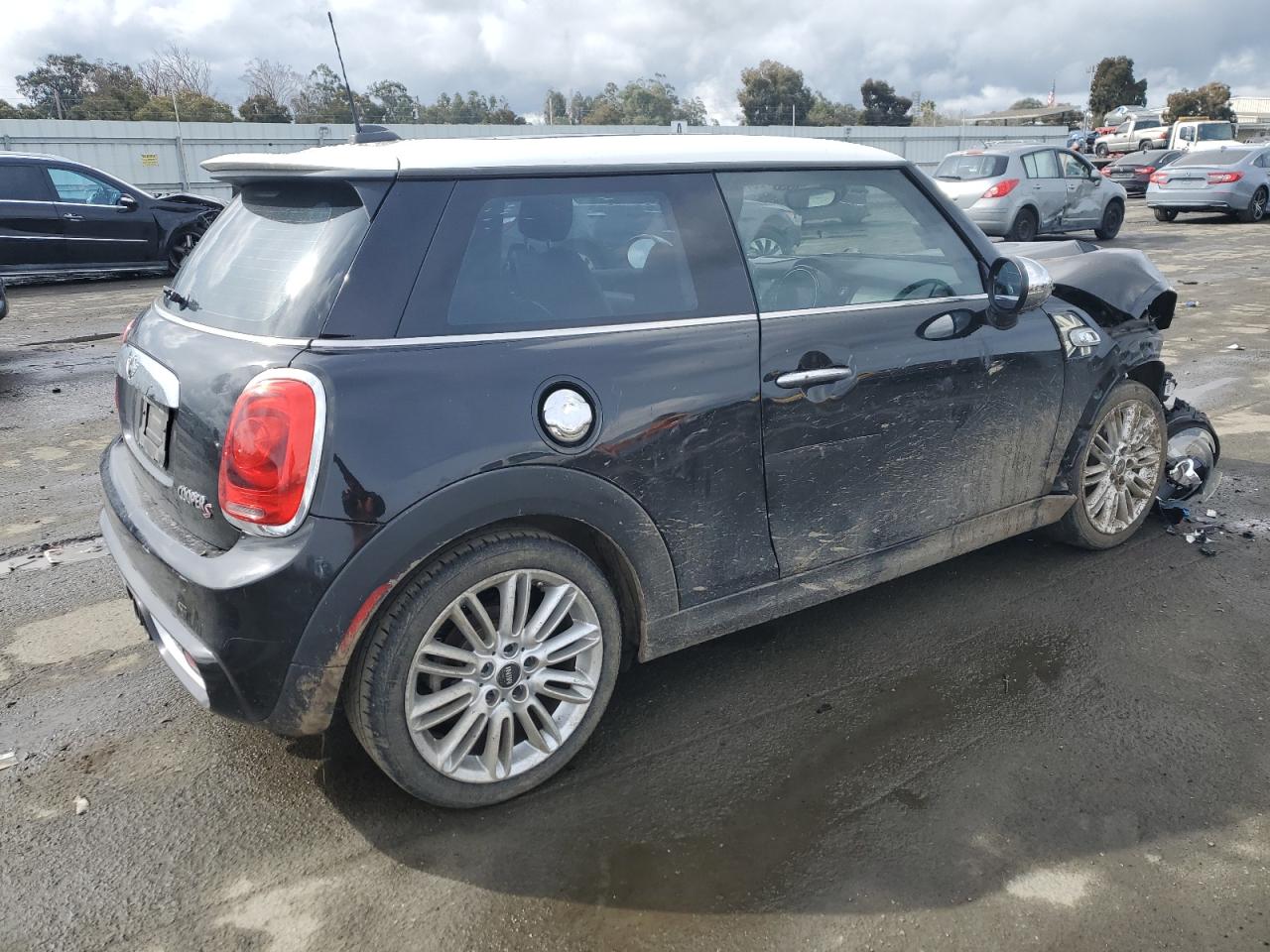 Photo 2 VIN: WMWXP7C55FT741047 - MINI COOPER 