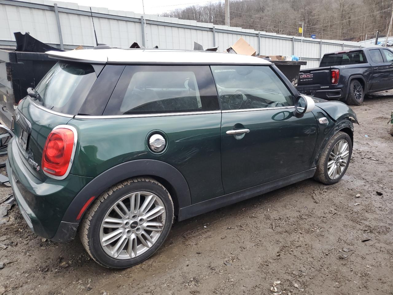 Photo 2 VIN: WMWXP7C57F2A38123 - MINI COOPER 