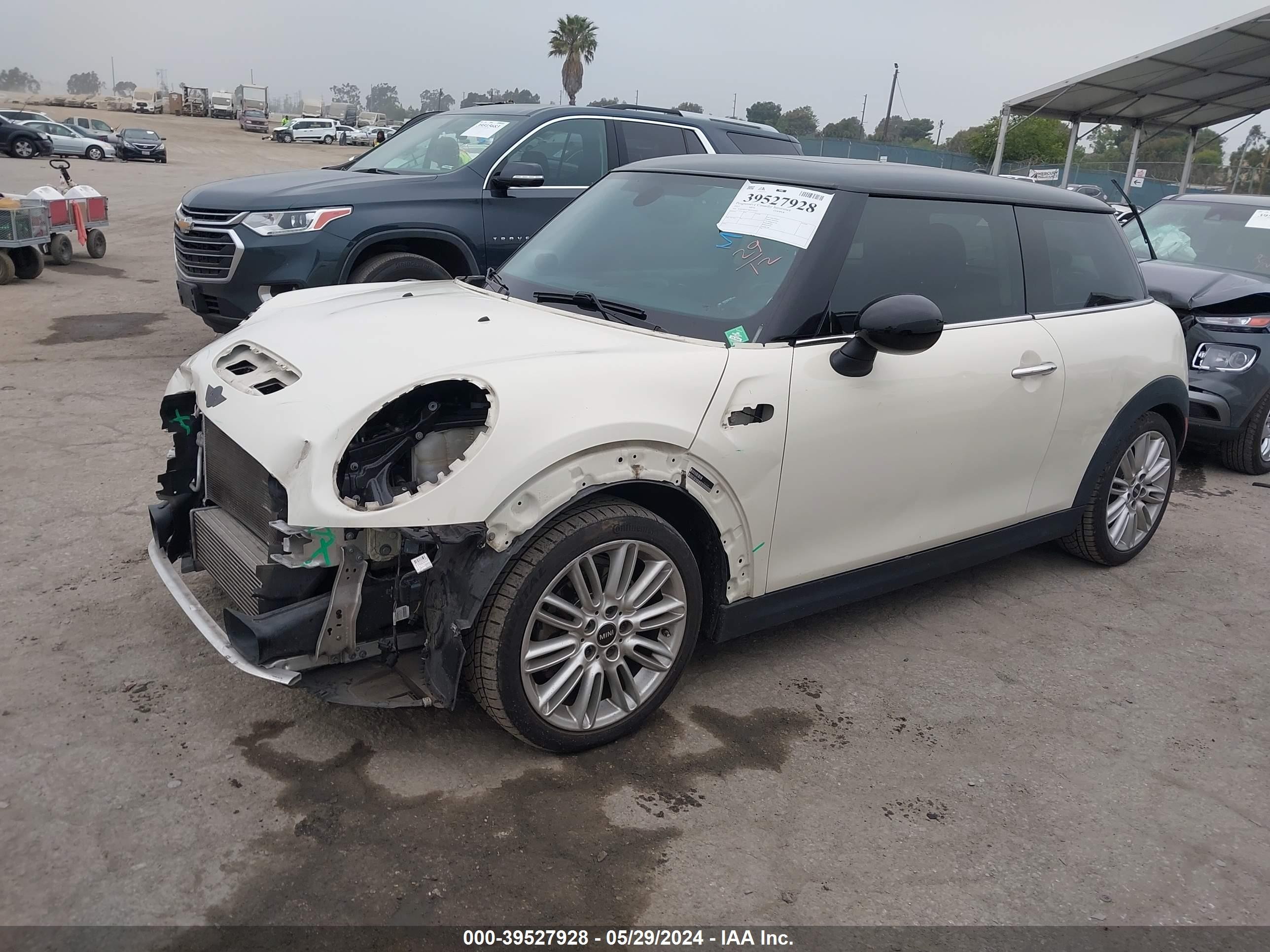 Photo 1 VIN: WMWXP7C58F2A33237 - MINI HARD TOP 
