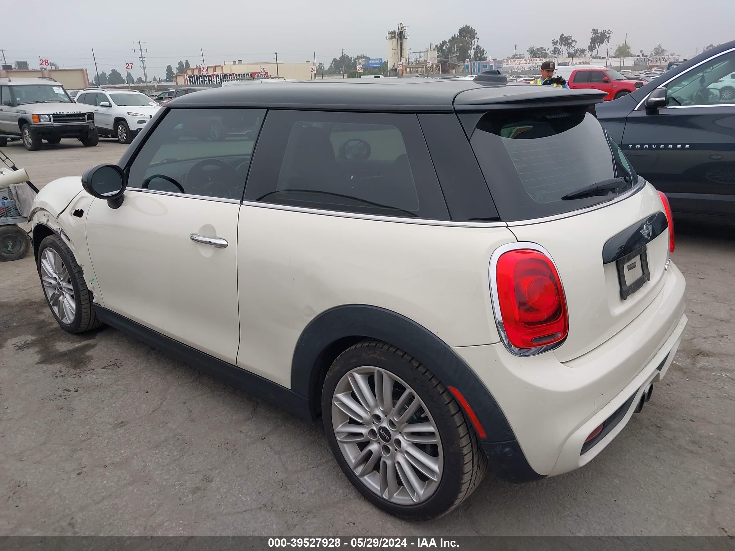 Photo 2 VIN: WMWXP7C58F2A33237 - MINI HARD TOP 