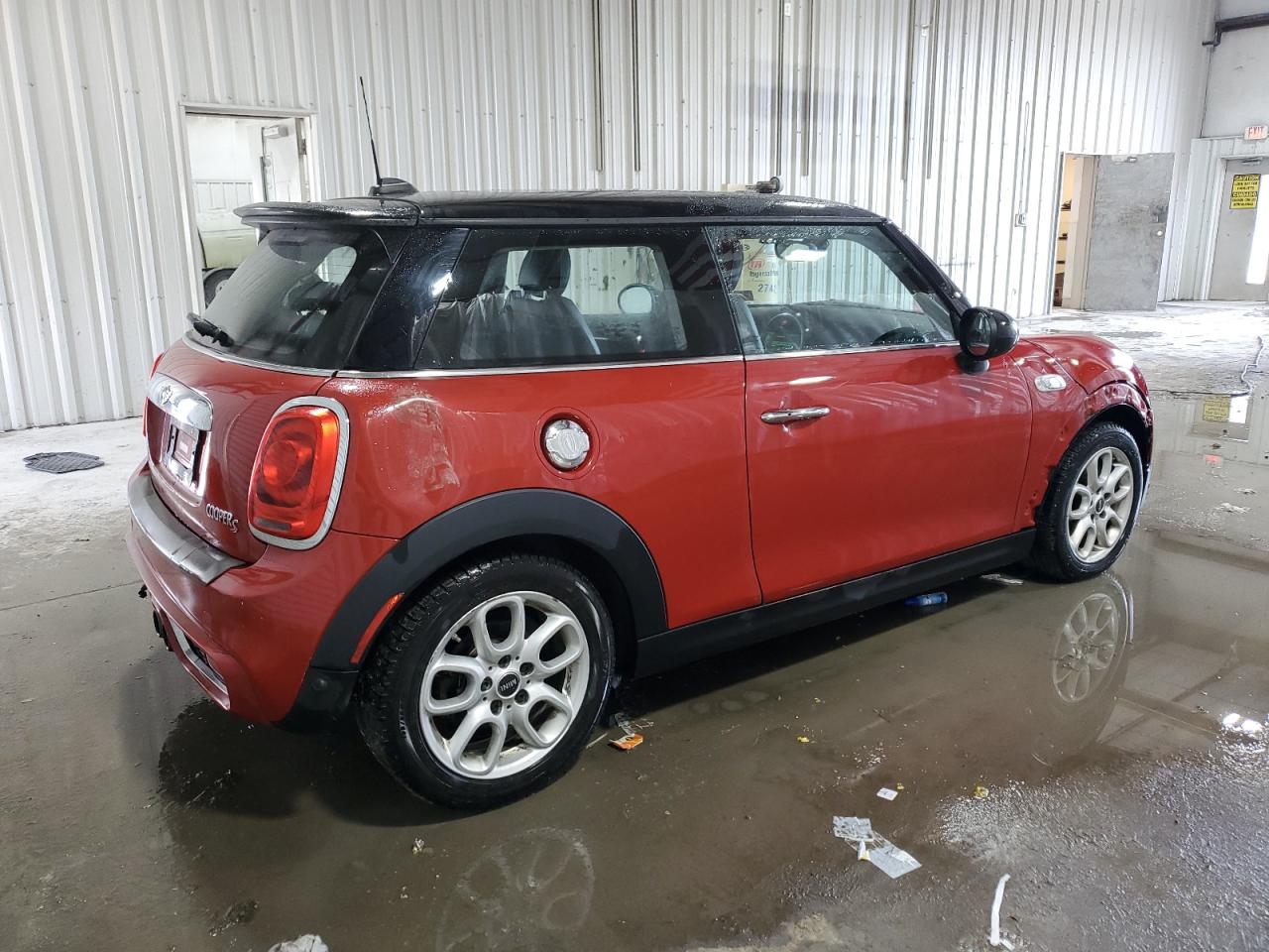 Photo 2 VIN: WMWXP7C58J2A47731 - MINI COOPER 