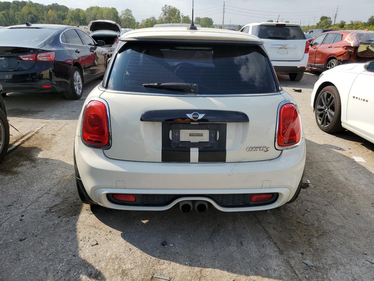 Photo 5 VIN: WMWXP7C5XFT740847 - MINI COOPER 