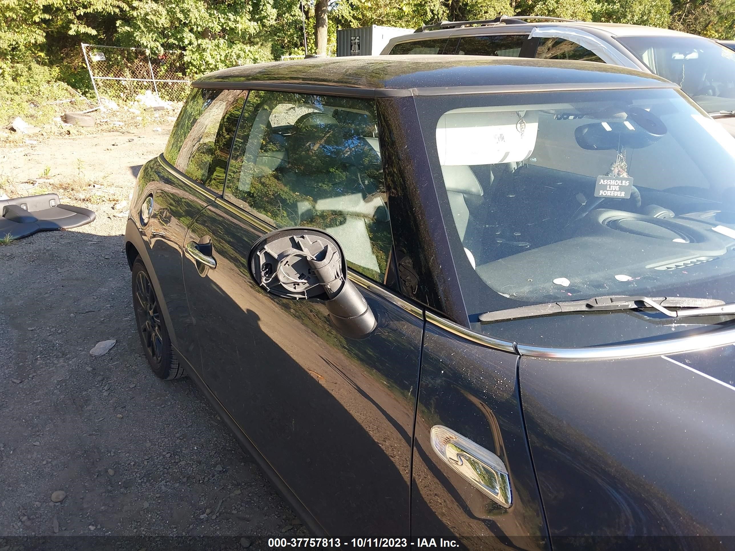 Photo 5 VIN: WMWXP7C5XH3B93925 - MINI COOPER S 