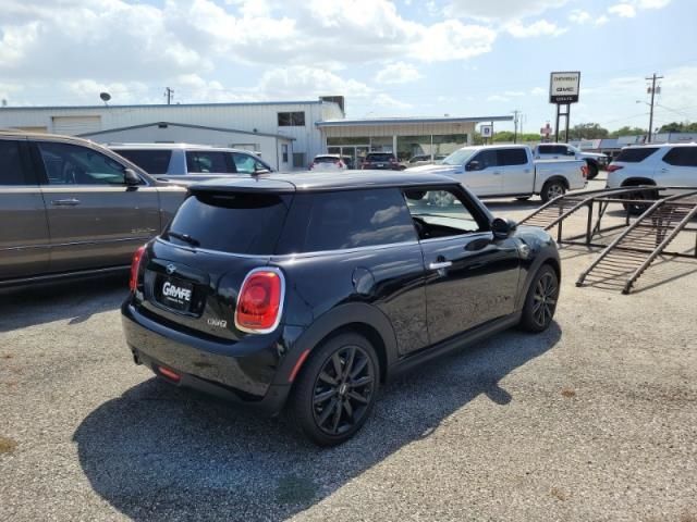 Photo 5 VIN: WMWXR3C04M2N83228 - MINI COOPER 