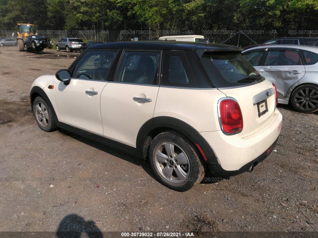 Photo 2 VIN: WMWXS5C51FT837745 - MINI COOPER HARDTOP 4 DOOR 