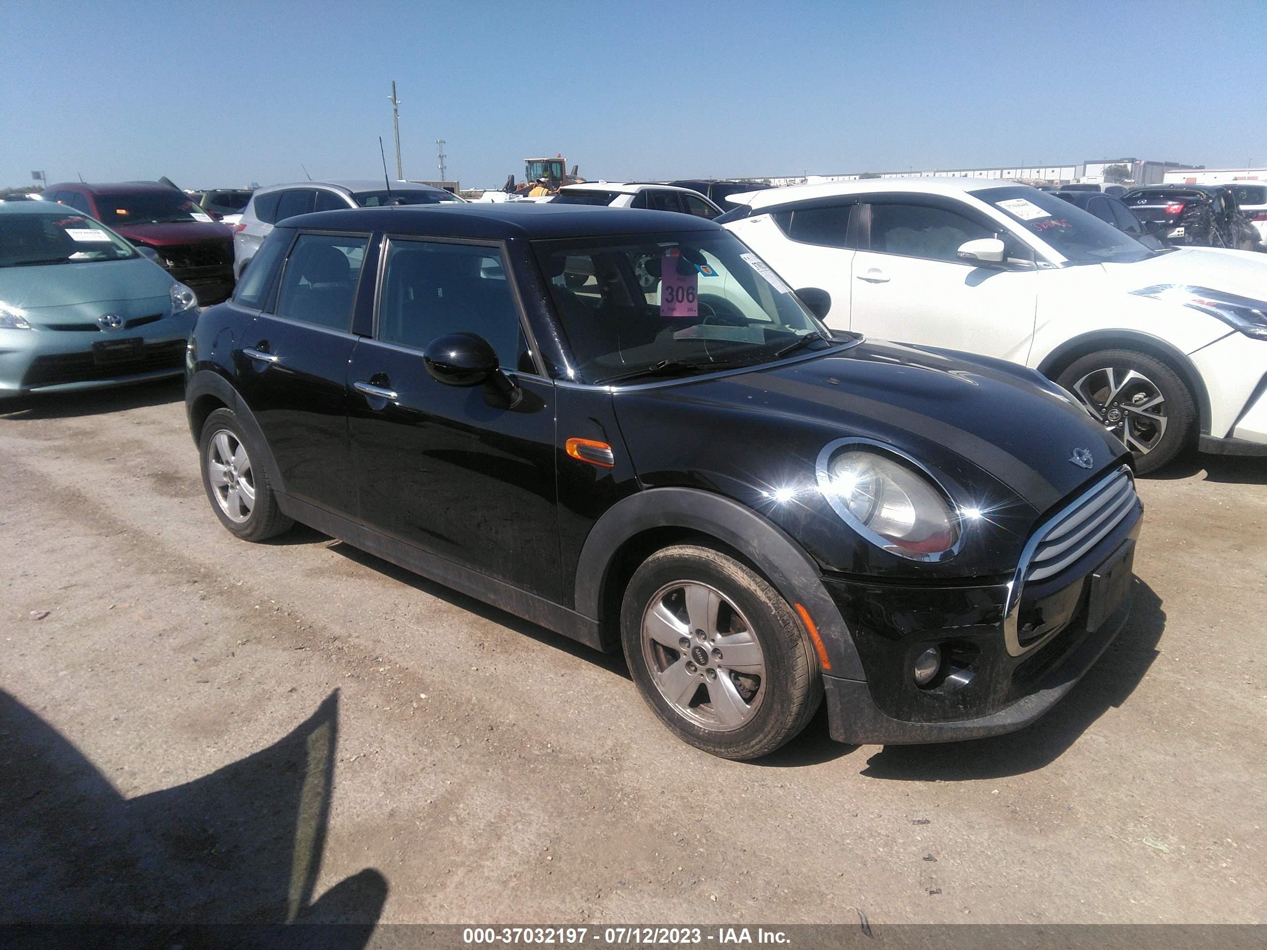 Photo 0 VIN: WMWXS5C52FT833624 - MINI HARD TOP 