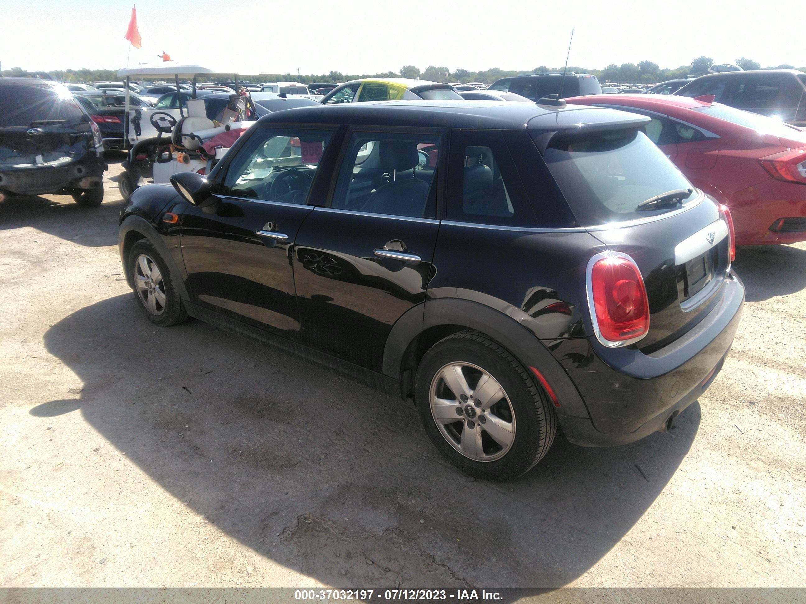 Photo 2 VIN: WMWXS5C52FT833624 - MINI HARD TOP 