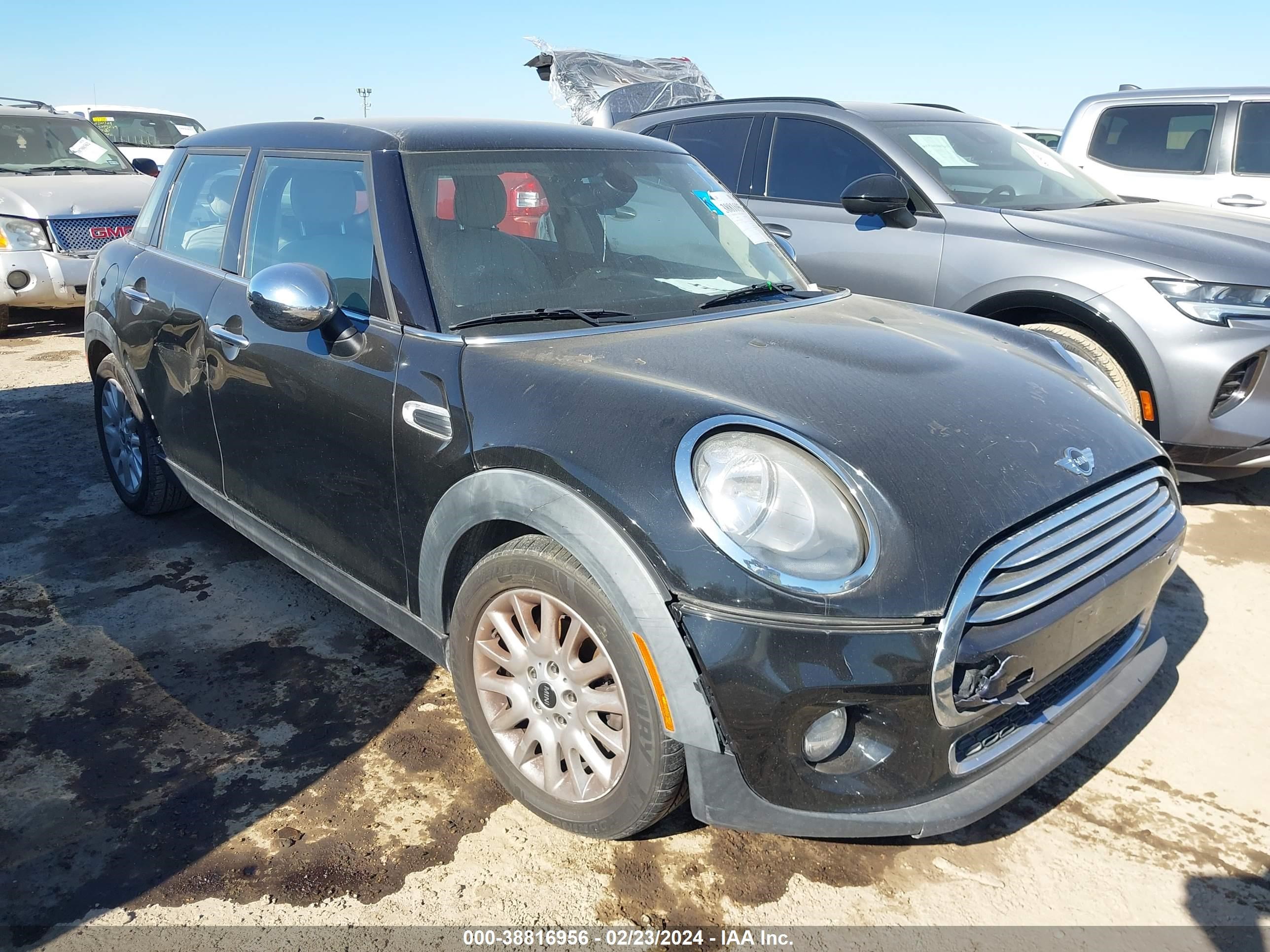 Photo 0 VIN: WMWXS5C53FT831090 - MINI HARD TOP 