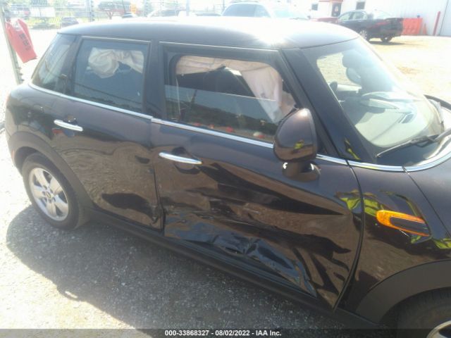 Photo 5 VIN: WMWXS5C55FT829583 - MINI COOPER HARDTOP 4 DOOR 