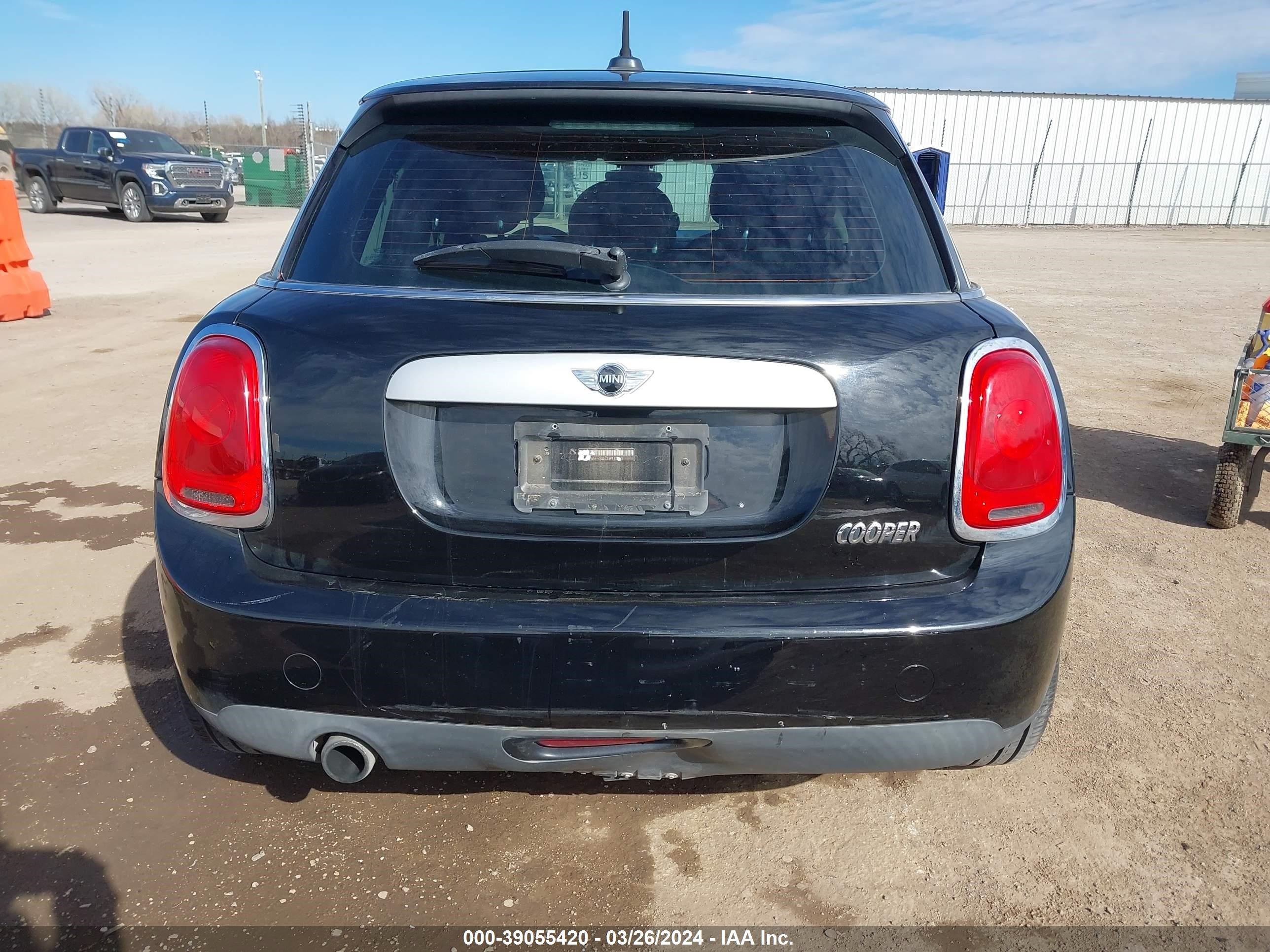 Photo 14 VIN: WMWXS5C55FT837263 - MINI HARD TOP 