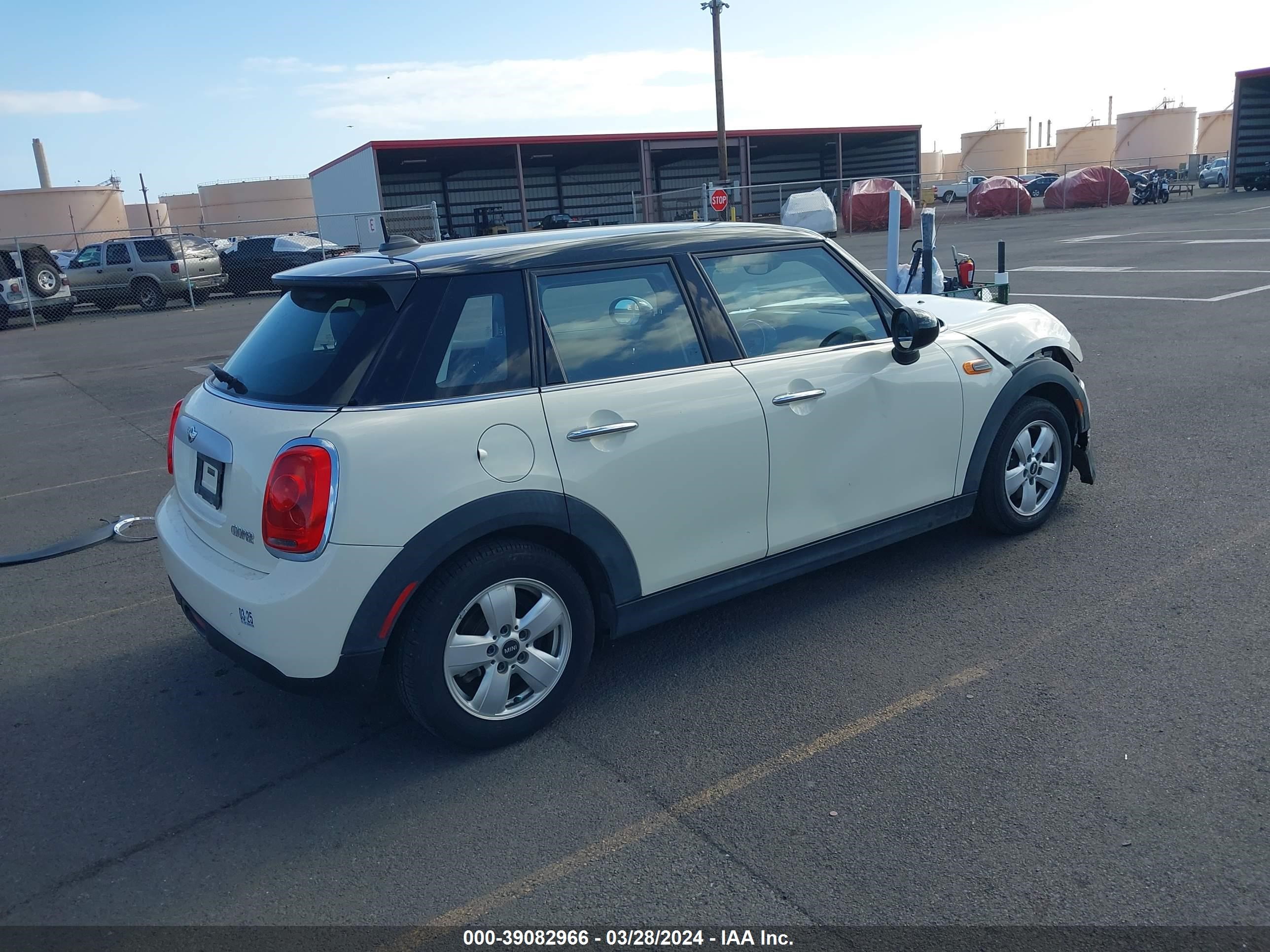 Photo 3 VIN: WMWXS5C5XFT828588 - MINI HARD TOP 