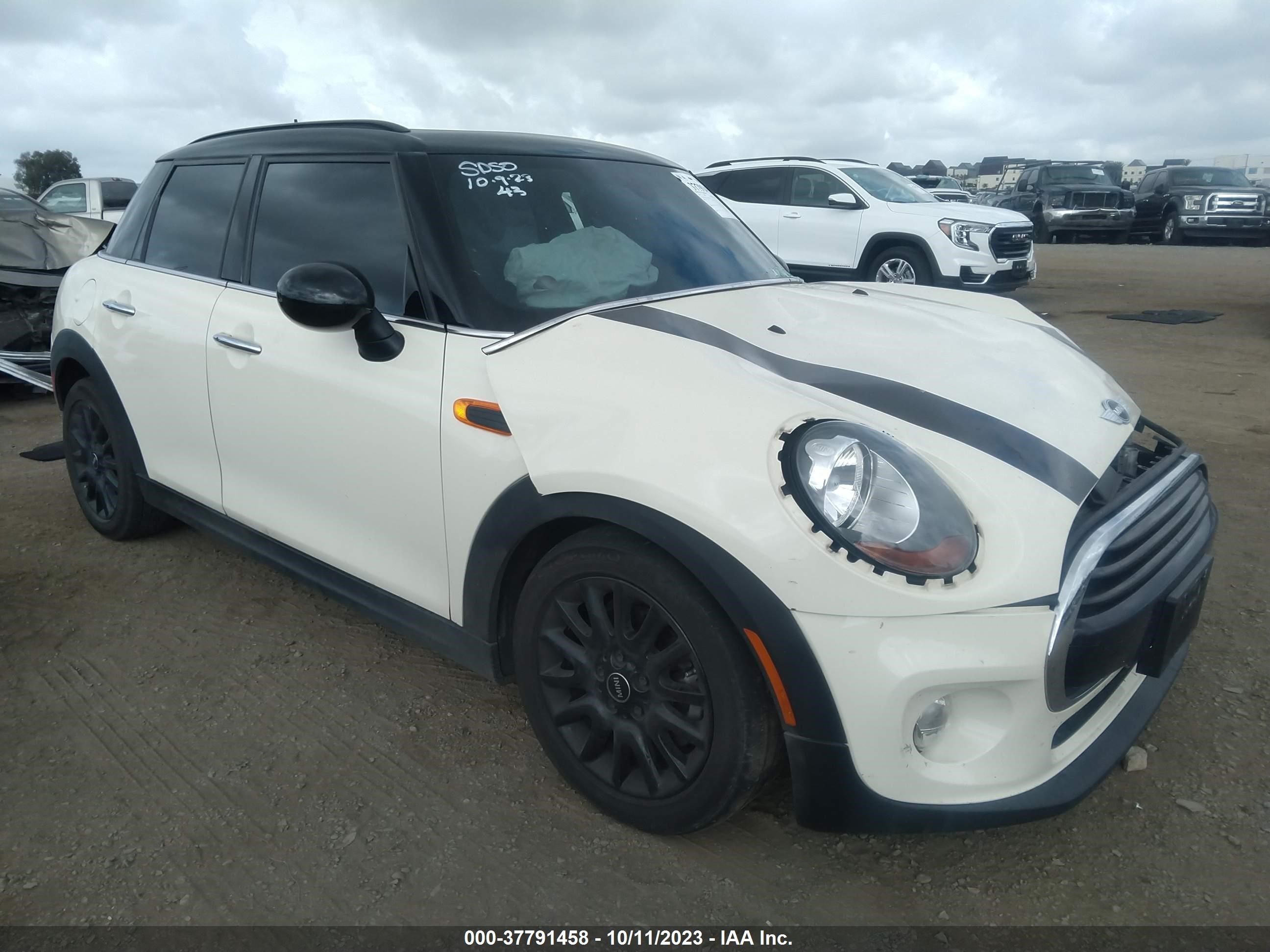 Photo 0 VIN: WMWXU1C52H2E18057 - MINI HARD TOP 