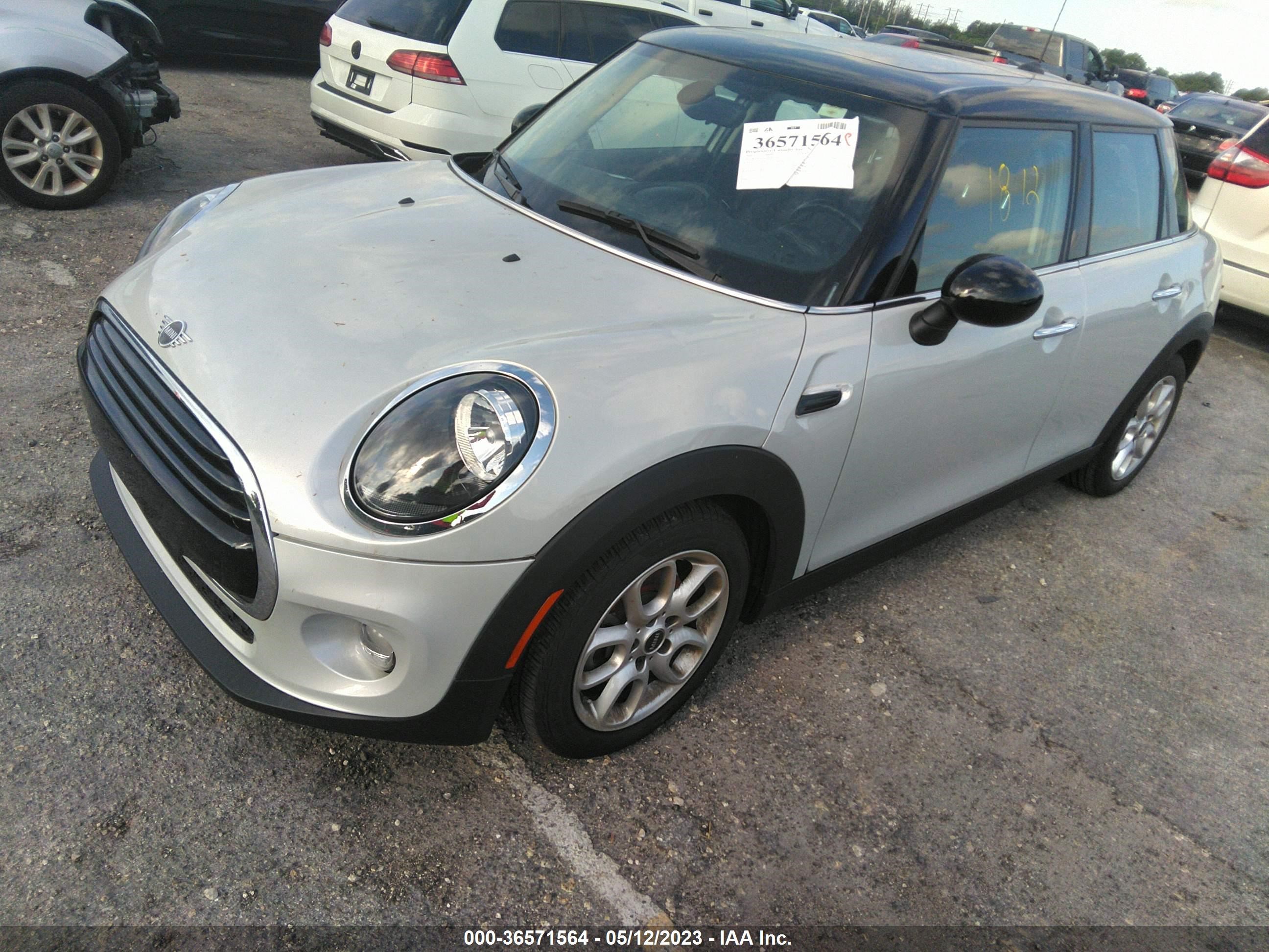 Photo 1 VIN: WMWXU1C52K2H73852 - MINI HATCH 