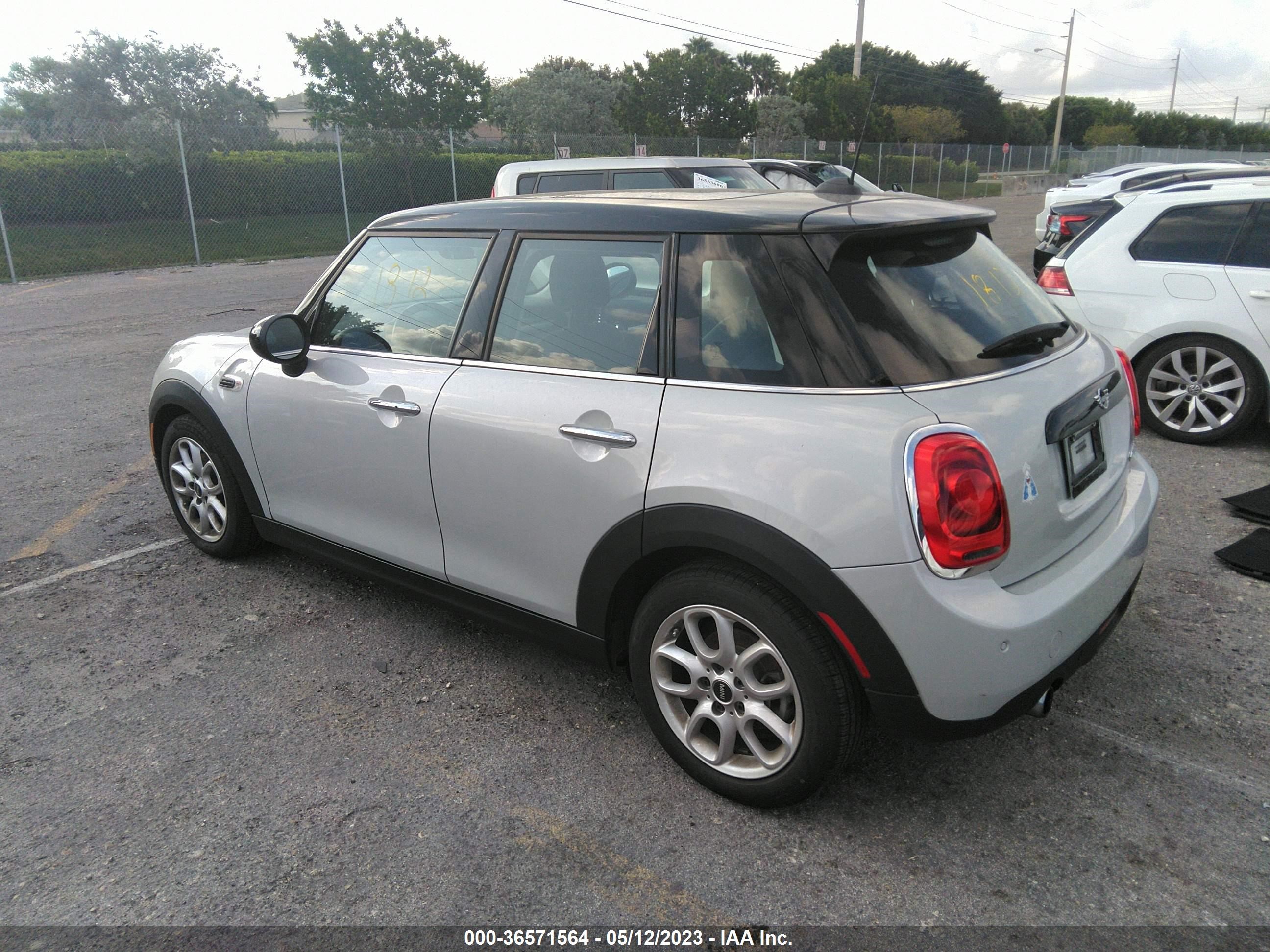 Photo 2 VIN: WMWXU1C52K2H73852 - MINI HATCH 