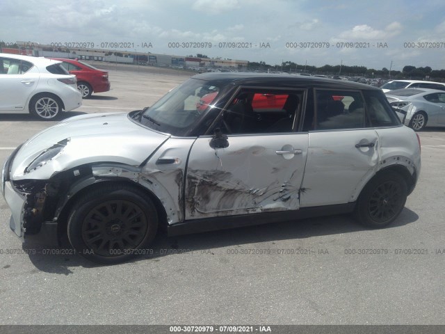 Photo 5 VIN: WMWXU1C52K2J02520 - MINI HARDTOP 4 DOOR 