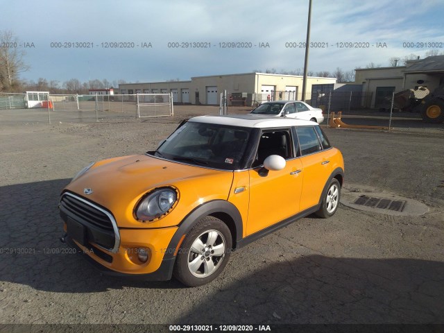 Photo 1 VIN: WMWXU1C54G2A93815 - MINI COOPER HARDTOP 4 DOOR 