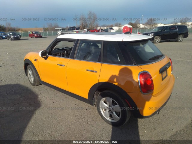 Photo 2 VIN: WMWXU1C54G2A93815 - MINI COOPER HARDTOP 4 DOOR 