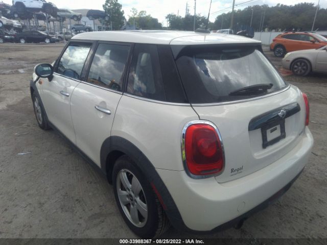 Photo 2 VIN: WMWXU1C56G2D11429 - MINI COOPER HARDTOP 4 DOOR 