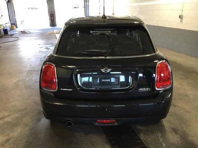 Photo 9 VIN: WMWXU1C59G2D12655 - MINI COOPER HARDTOP 4 DOOR 