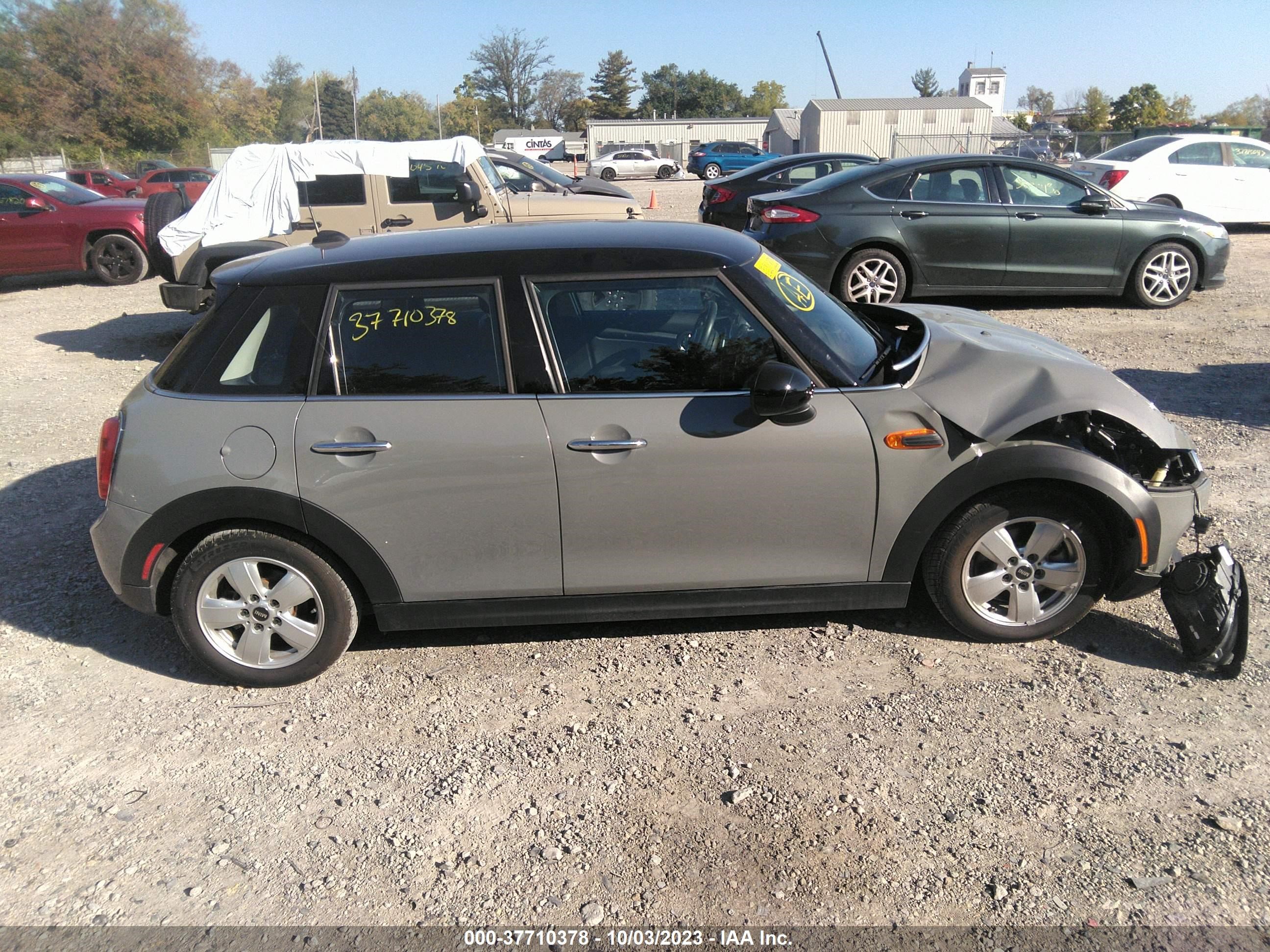 Photo 12 VIN: WMWXU1C59J2F81200 - MINI HARD TOP 