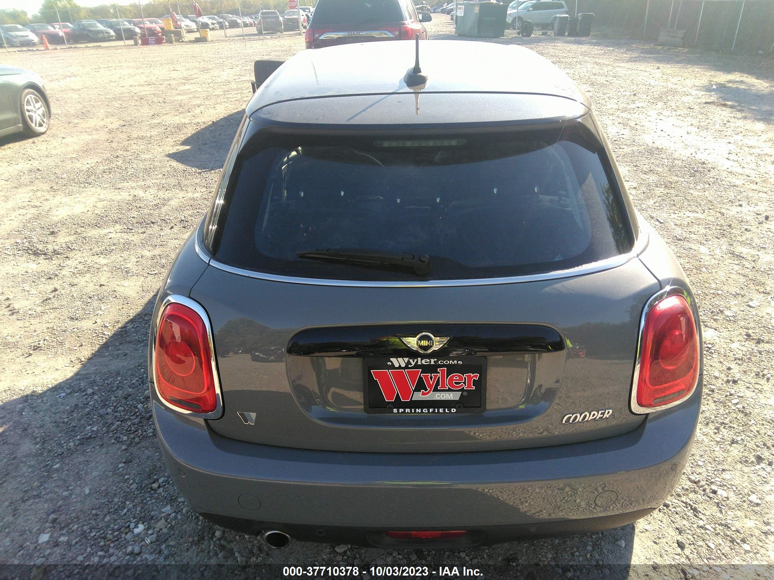 Photo 15 VIN: WMWXU1C59J2F81200 - MINI HARD TOP 