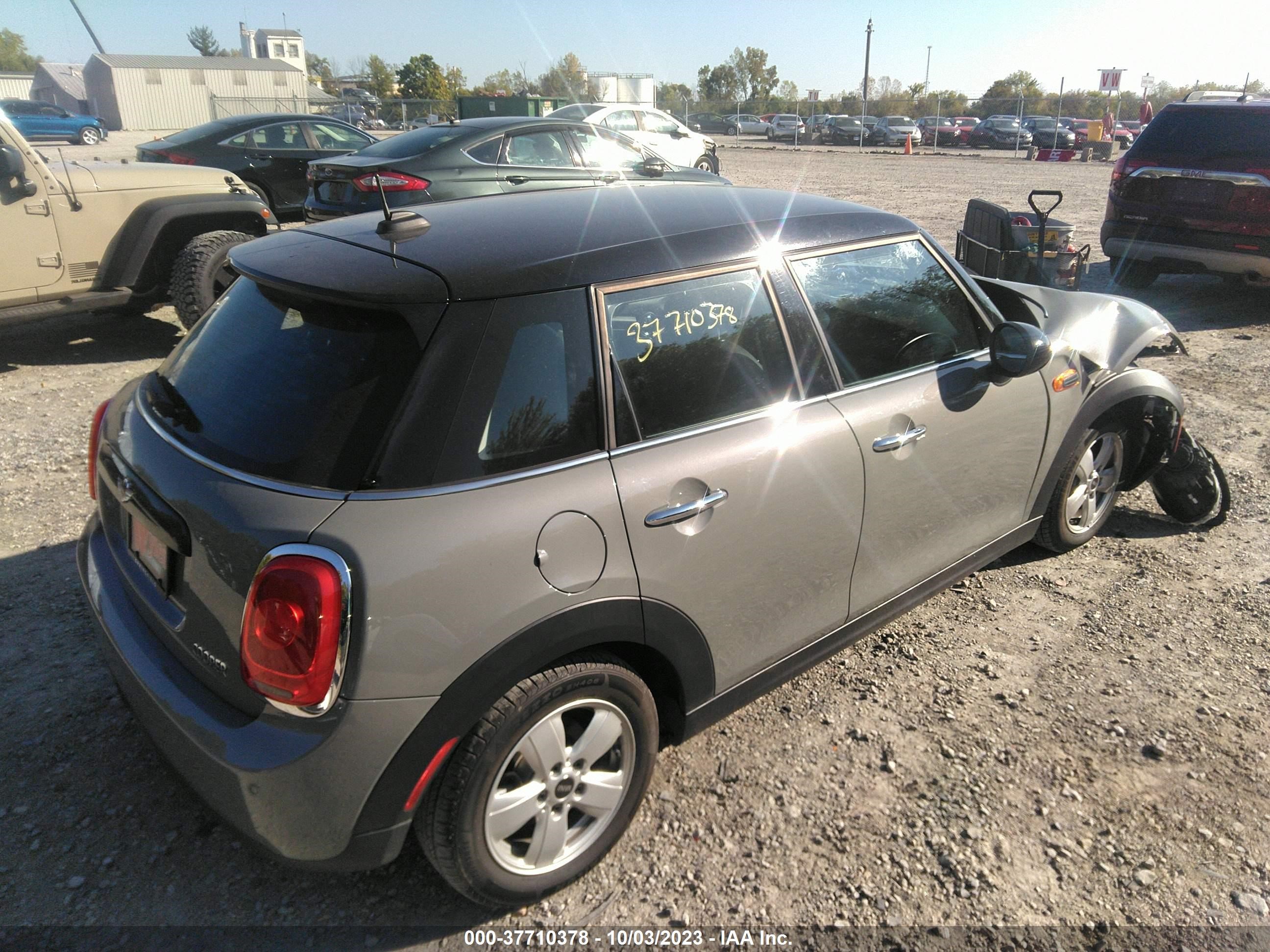 Photo 3 VIN: WMWXU1C59J2F81200 - MINI HARD TOP 