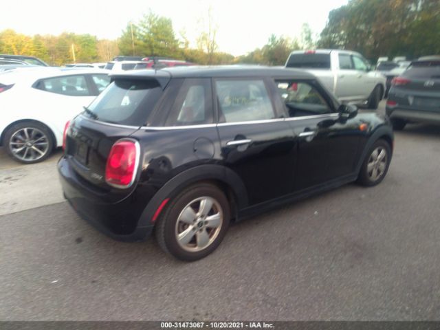 Photo 3 VIN: WMWXU1C5XG2D11319 - MINI COOPER HARDTOP 4 DOOR 