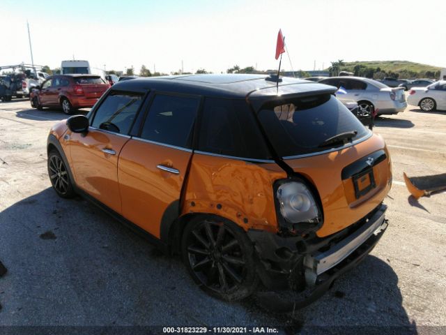 Photo 2 VIN: WMWXU1C5XG2D11644 - MINI COOPER HARDTOP 4 DOOR 