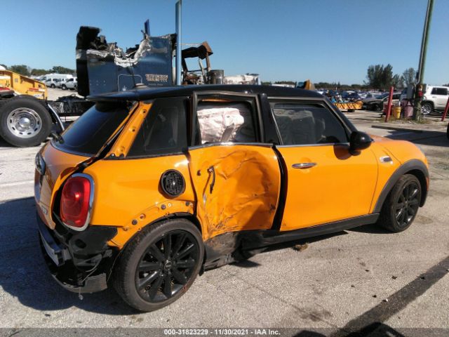 Photo 5 VIN: WMWXU1C5XG2D11644 - MINI COOPER HARDTOP 4 DOOR 