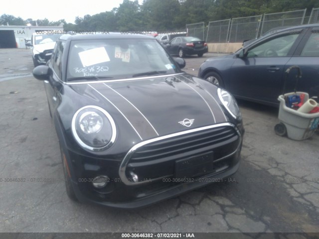 Photo 5 VIN: WMWXU1C5XK2J02183 - MINI HARDTOP 4 DOOR 