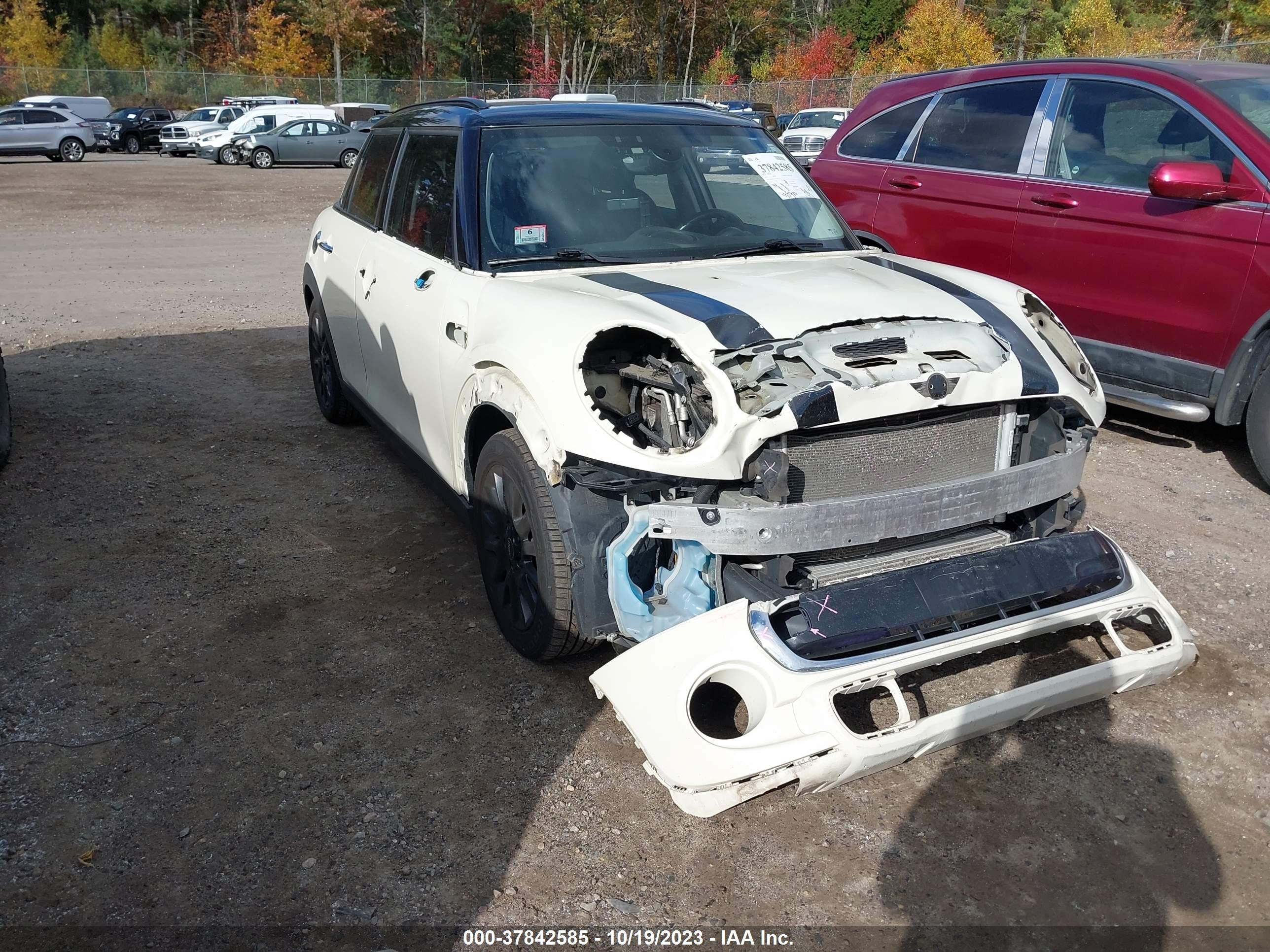 Photo 11 VIN: WMWXU3C51F2B57318 - MINI HARD TOP 