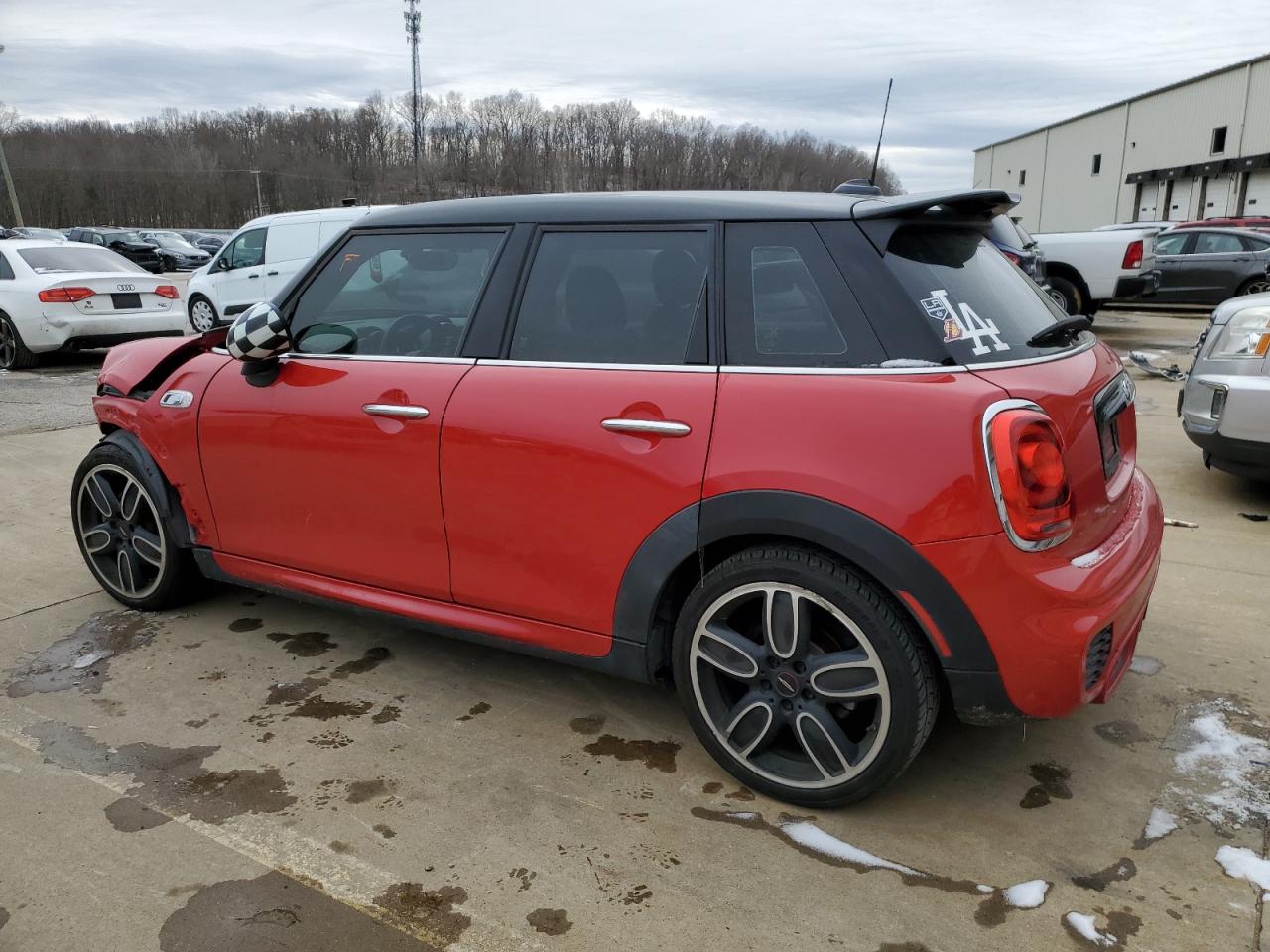 Photo 1 VIN: WMWXU3C52F2B56162 - MINI COOPER 